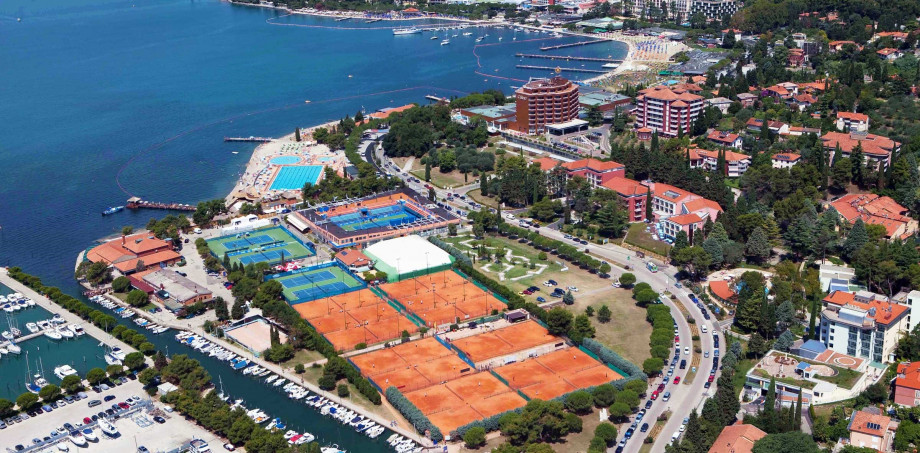Portorose_with_tennis_centre.jpg